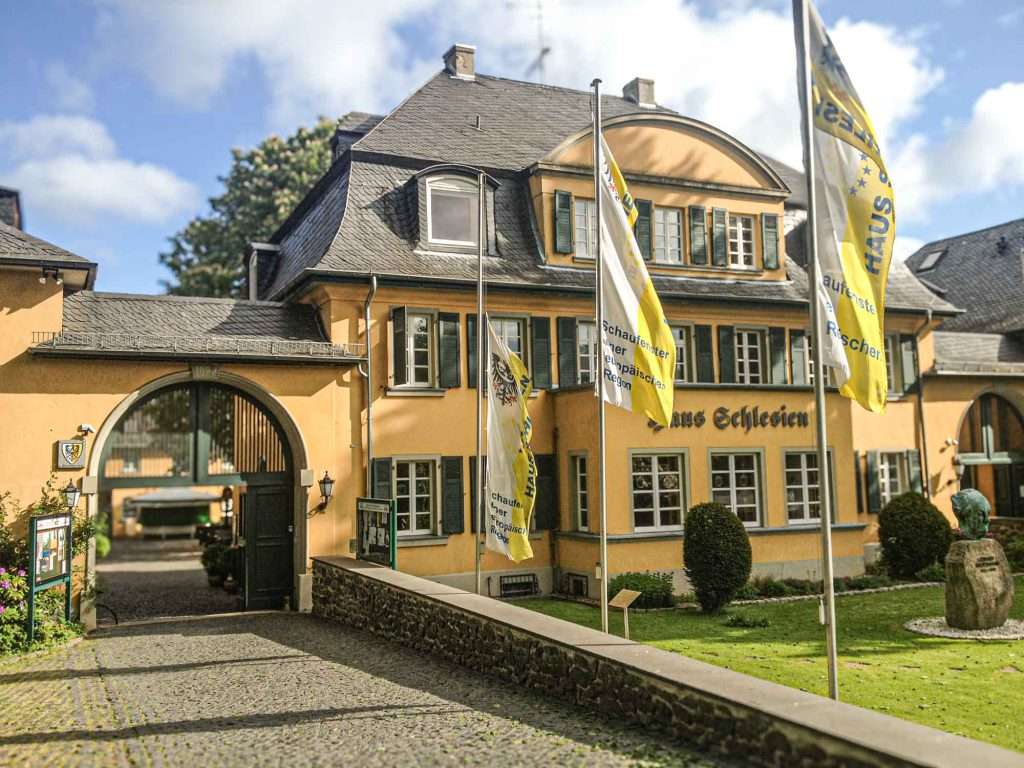 Haus Schlesien, Dokumentationszentrum, Museum und Hotel, Innenarchitektur